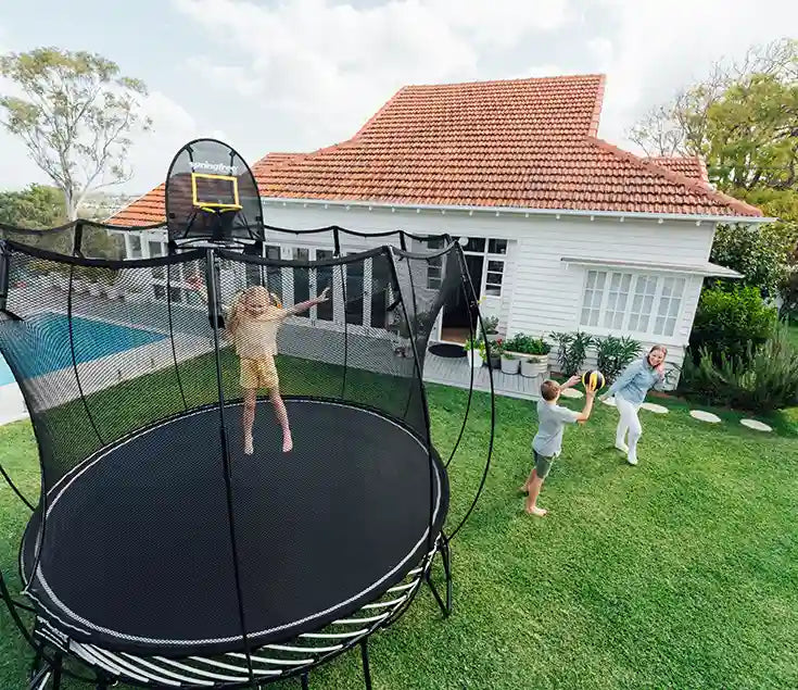 R79 Medium Round Springfree Trampoline