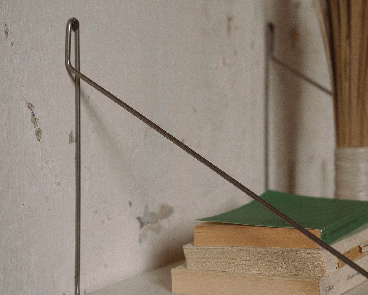 FRAMA - Single Shelf | Warm White Steel | D27 / W80