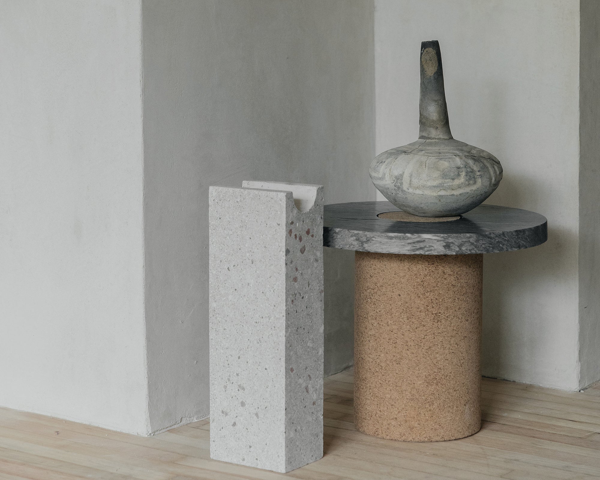 FRAMA - Sintra Table | Black Marble / Cork | Small