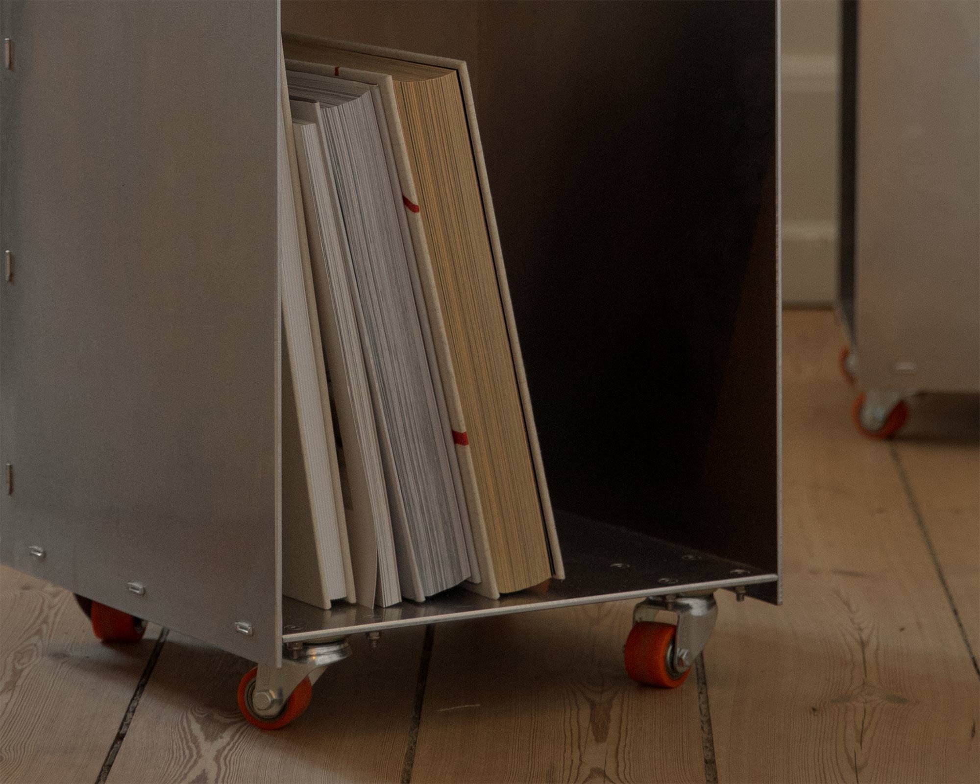 FRAMA - Rivet Cart | Aluminum