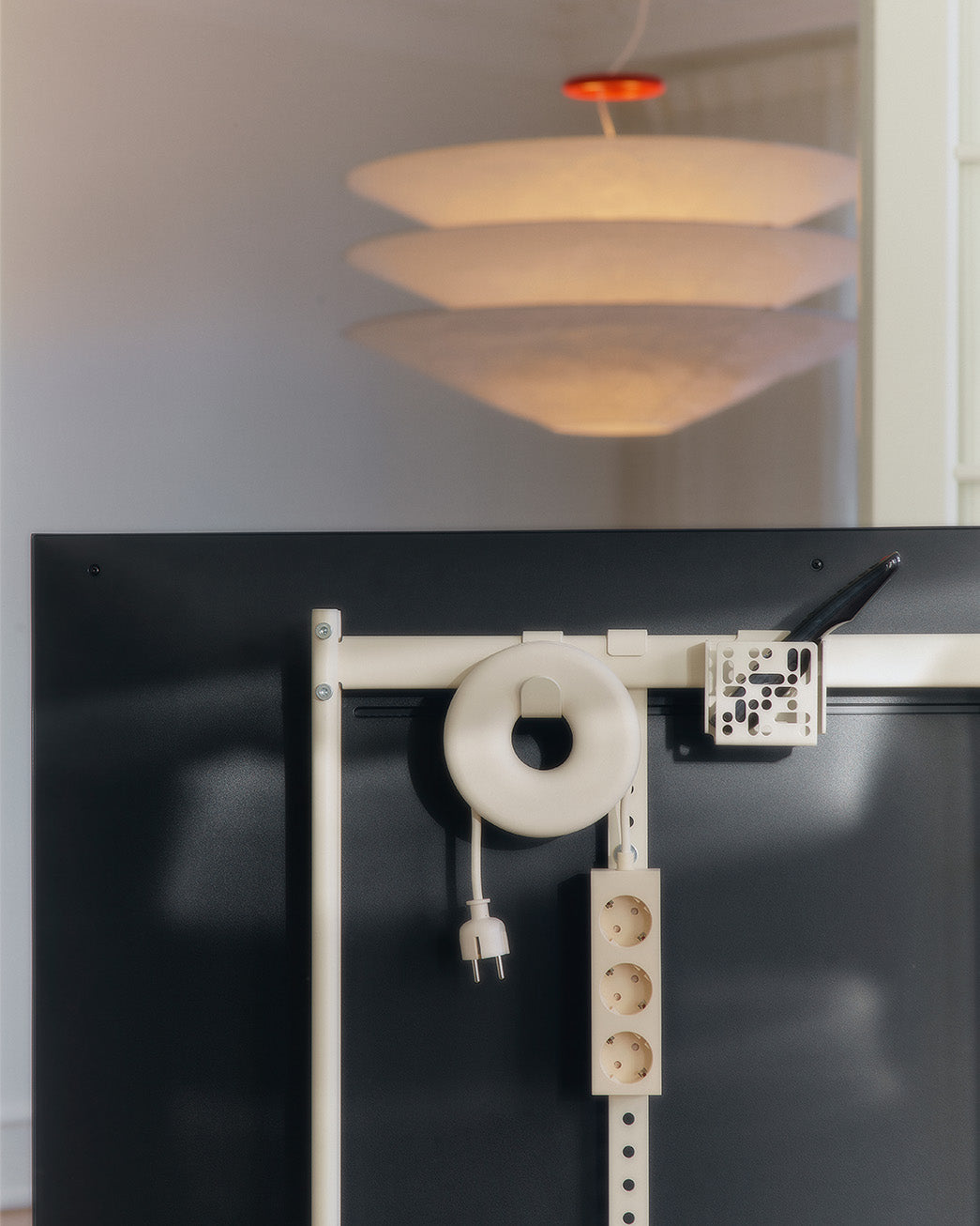 Cable Bagel - Pearl Pedestal