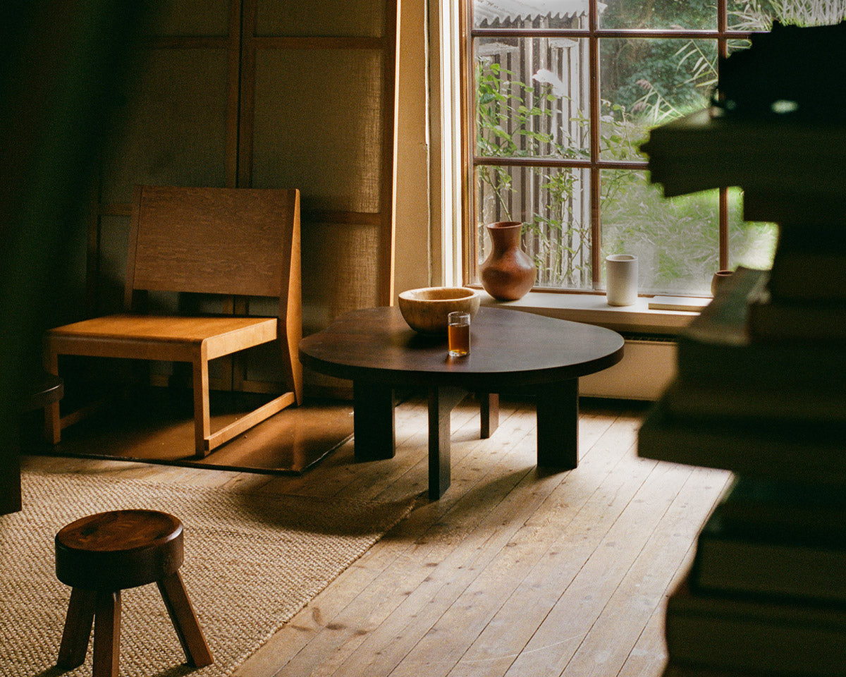 FRAMA - Farmhouse Coffee Table | Dark Oak | Pond