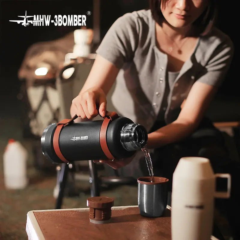MHW-3BOMBER outdoor thermos flask black 1.2 l MHW-3BOMBER