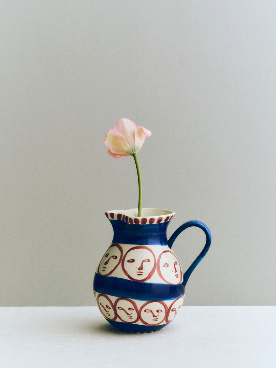LA PITTURA JUG-2 LITRE-LA FACCIA Hay x Emma Kohlmann