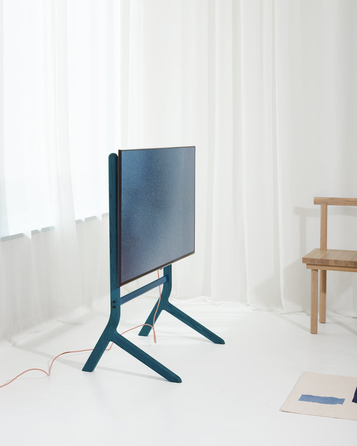Hopper - Ocean Blue Pedestal