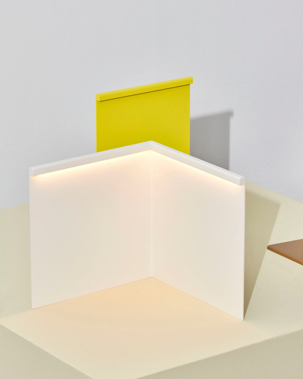 LBM Corner Table Lamp HAY
