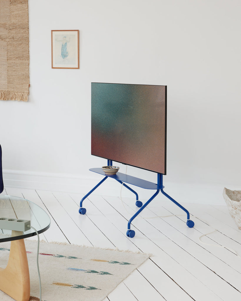 Moon Rollin' - Ultra Marine Pedestal