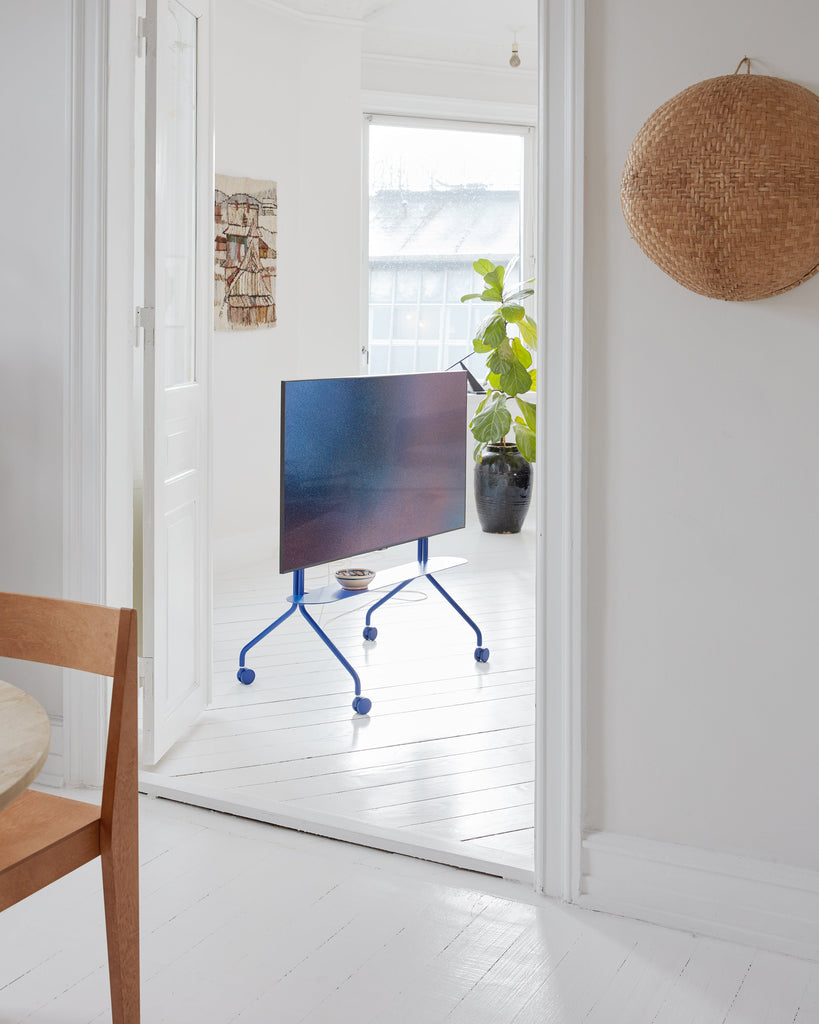 Moon Rollin' - Ultra Marine Pedestal