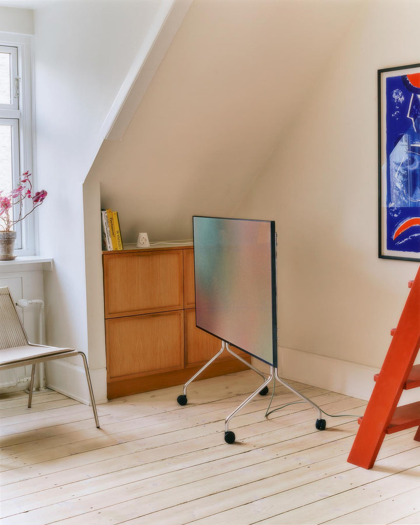 Moon Rollin' - Chrome Pedestal