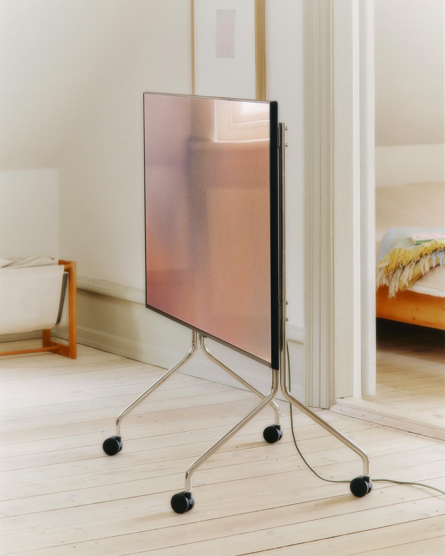 Moon Rollin' - Chrome Pedestal