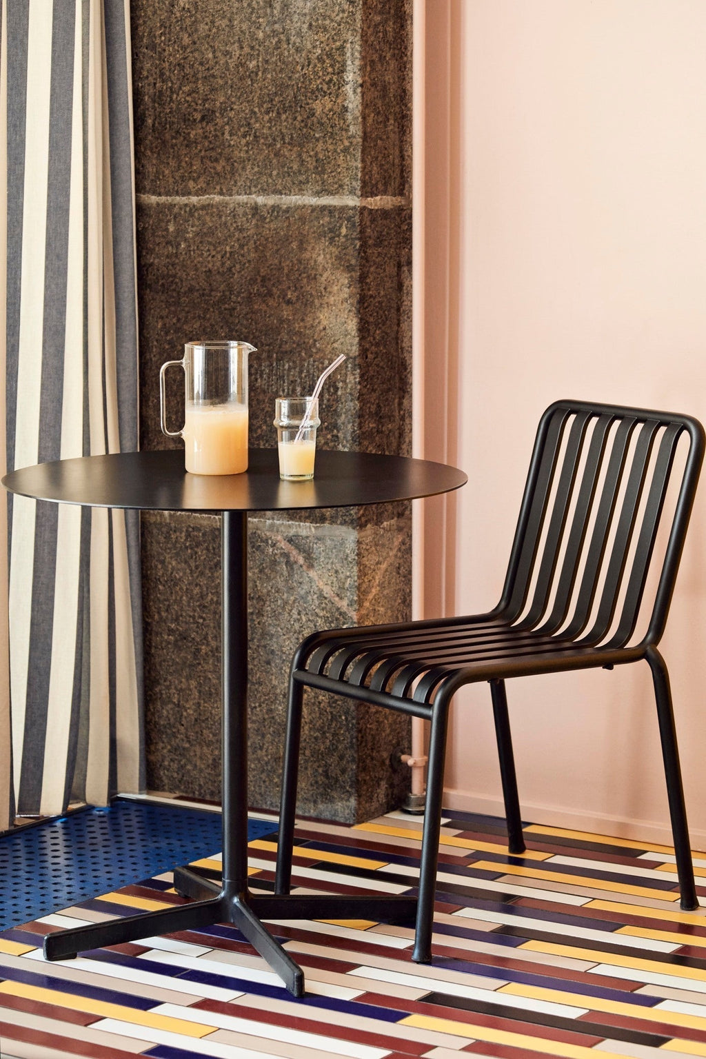 Neu Table HAY