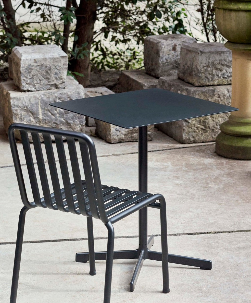 Neu Table HAY