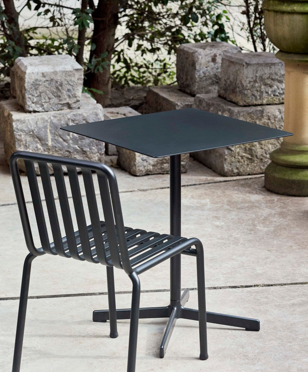 Neu Table HAY