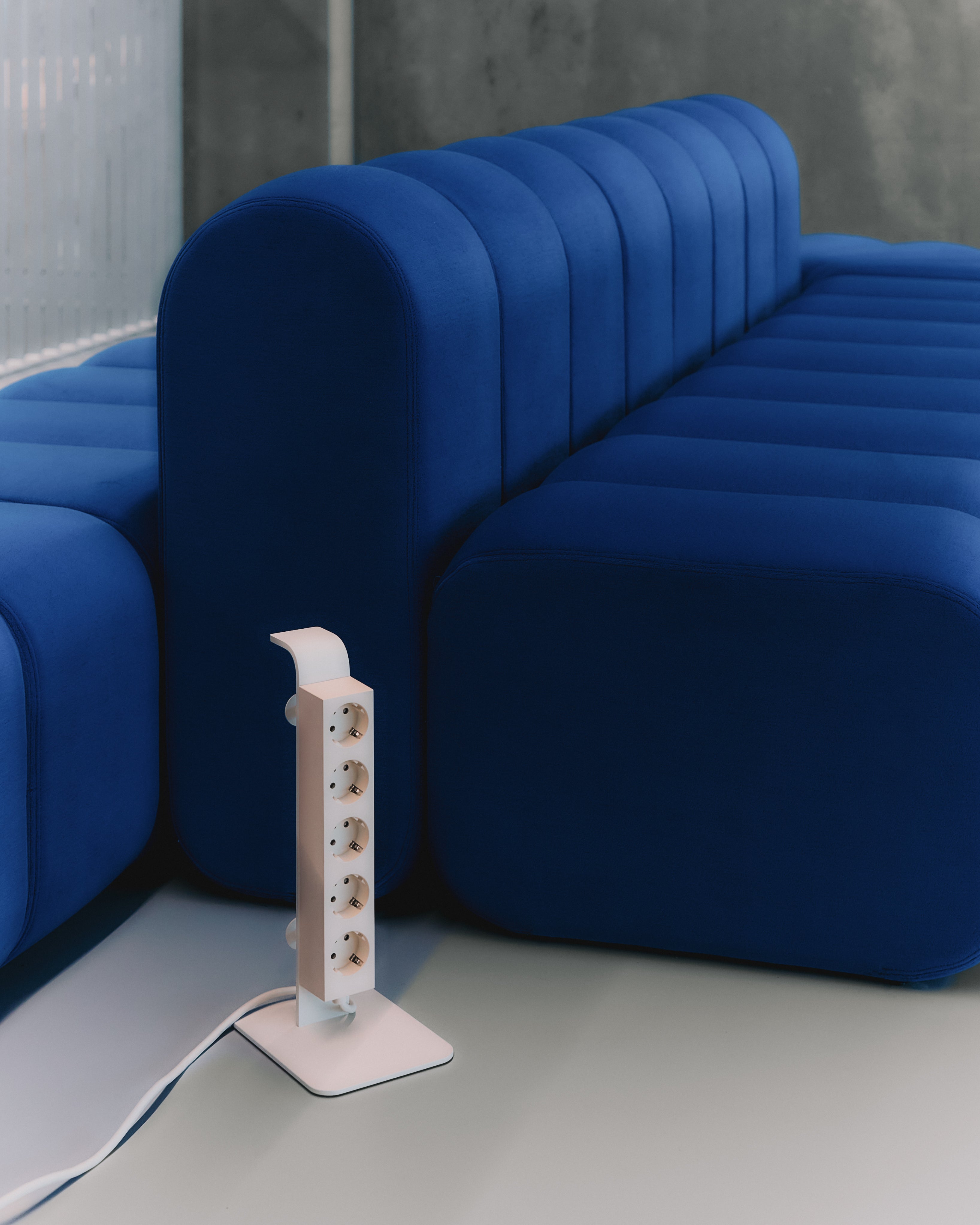 Power Beam 2 meters - Pearl Pedestal
