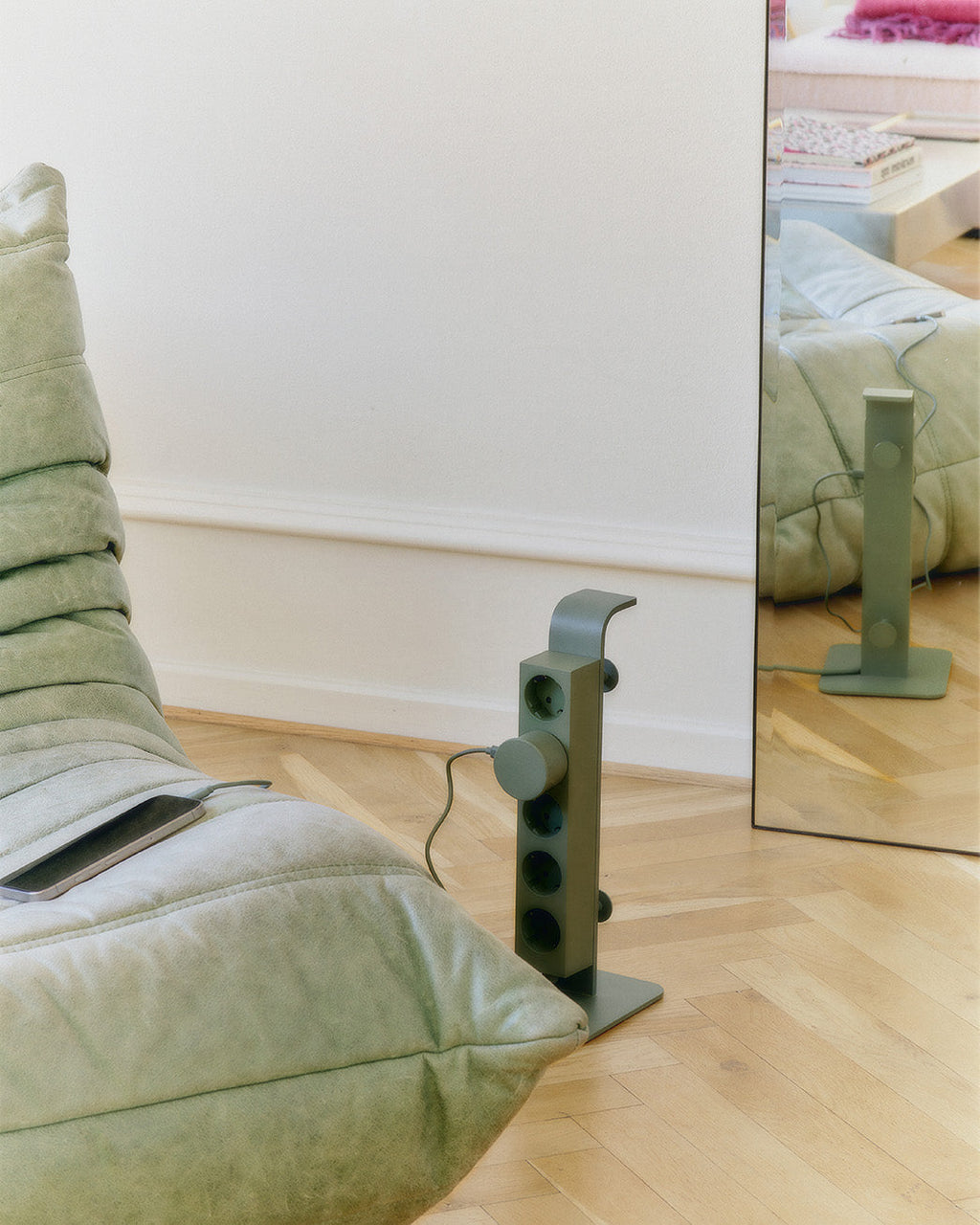 Power Beam 2 meters - Mossy Green Pedestal