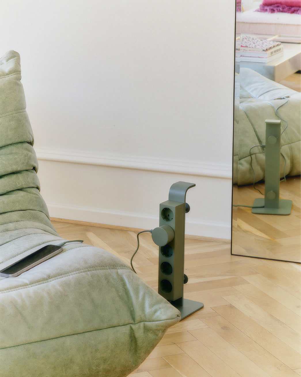 Power Beam 2 meters - Mossy Green Pedestal
