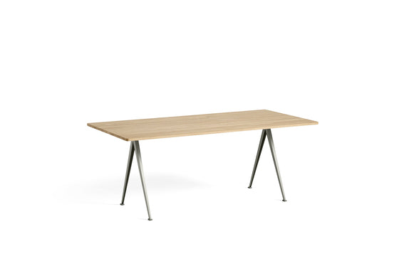Pyramid Table 02 HAY
