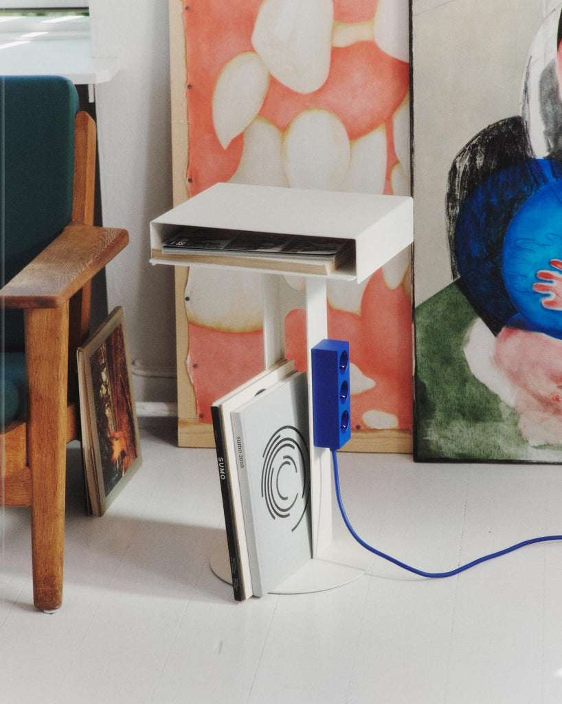 Sidekick Table - Pearl Pedestal