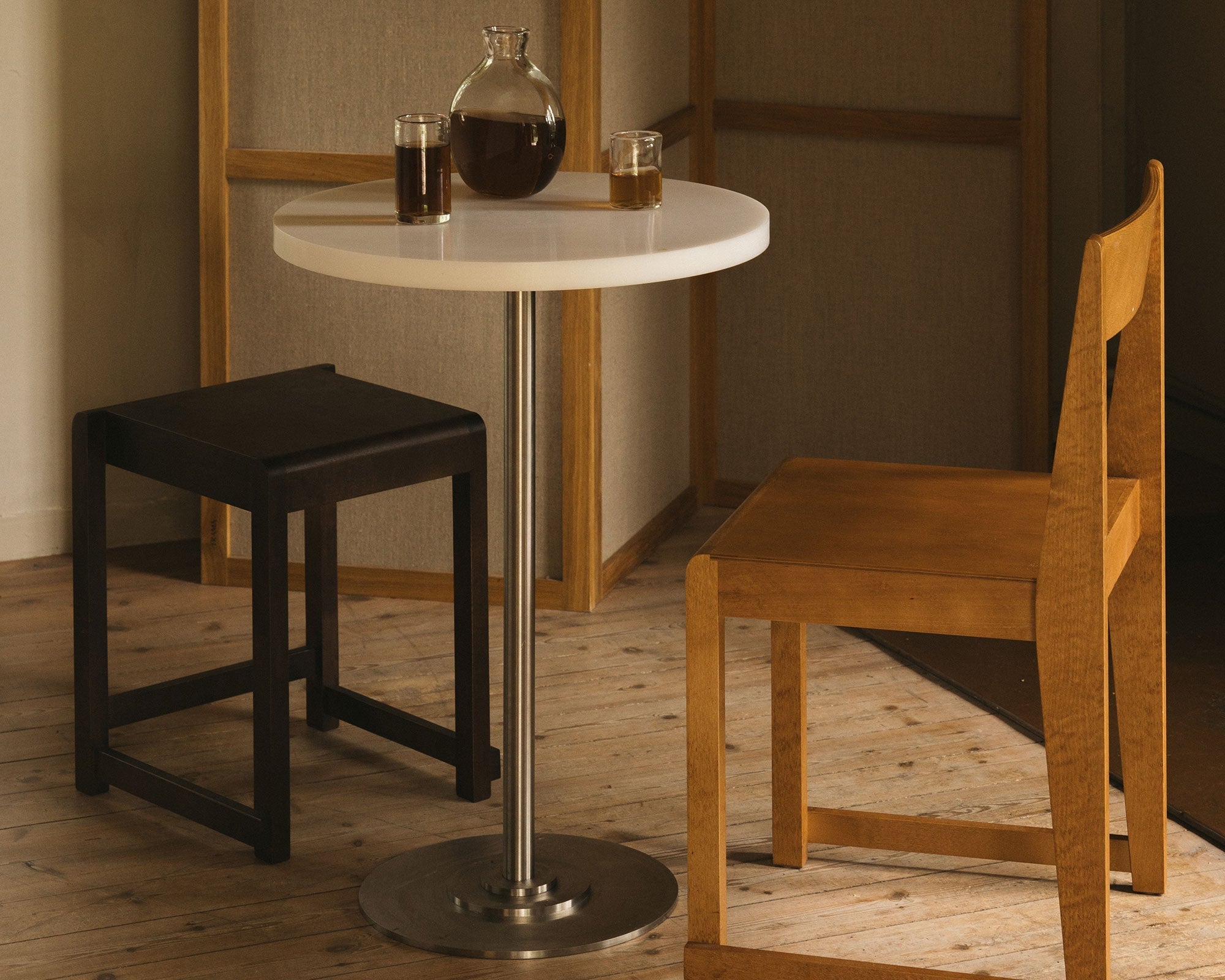 FRAMA - Table 57 | White / Stainless Steel | Ø55