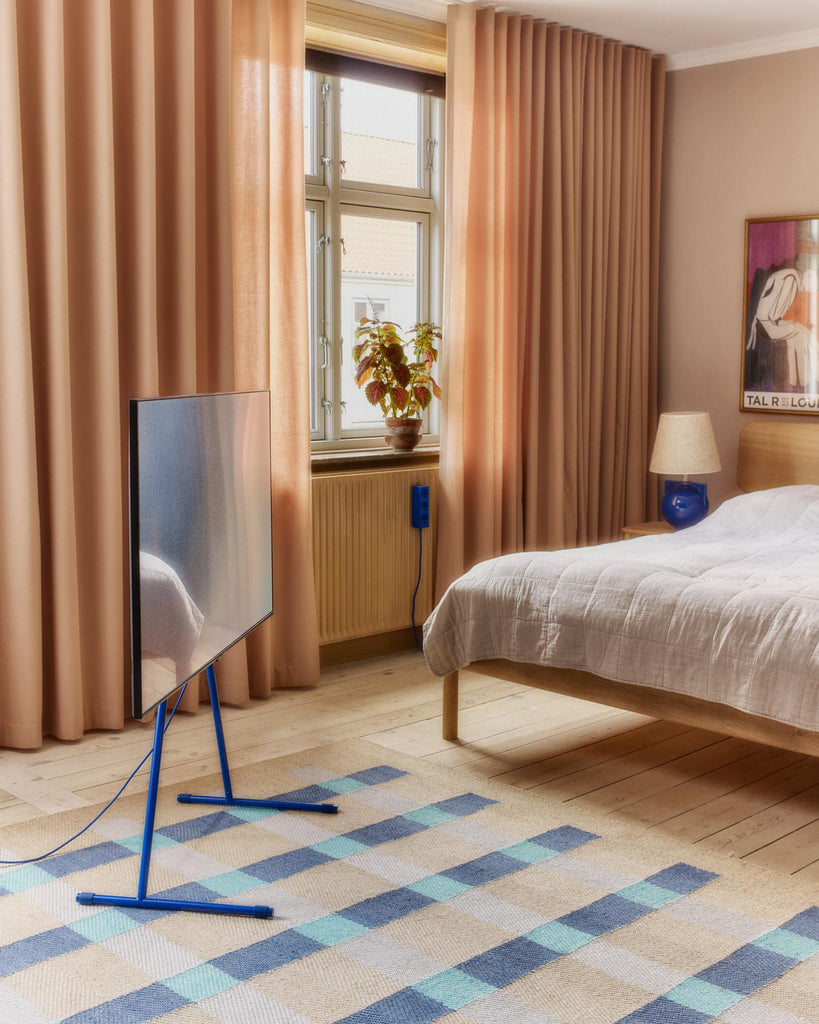 Viva - Ultra Marine Pedestal