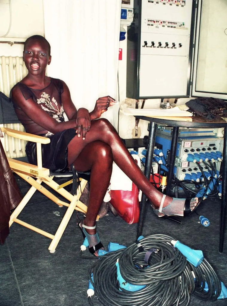 IDEA Gavin Bond BEING THERE 